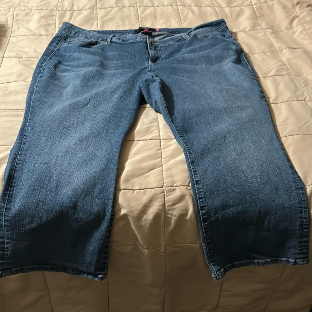 Torrid capri jeans